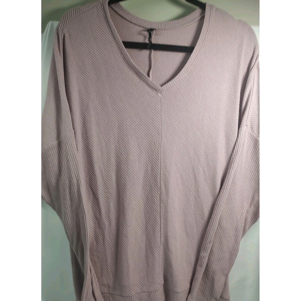 T by Talbots Top Medium Light Pind Waffle‎ Knit V-Neck Long Sleeve